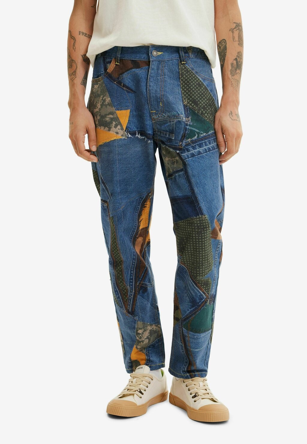 

Джинсы свободного кроя Desigual