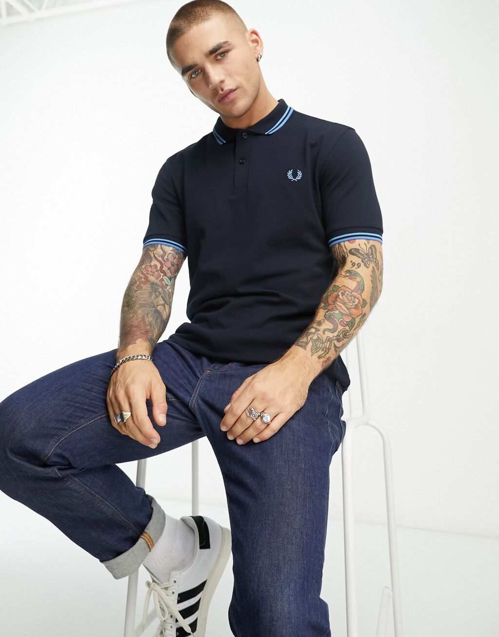 

Темно-синяя рубашка-поло с двумя окантовками Fred Perry