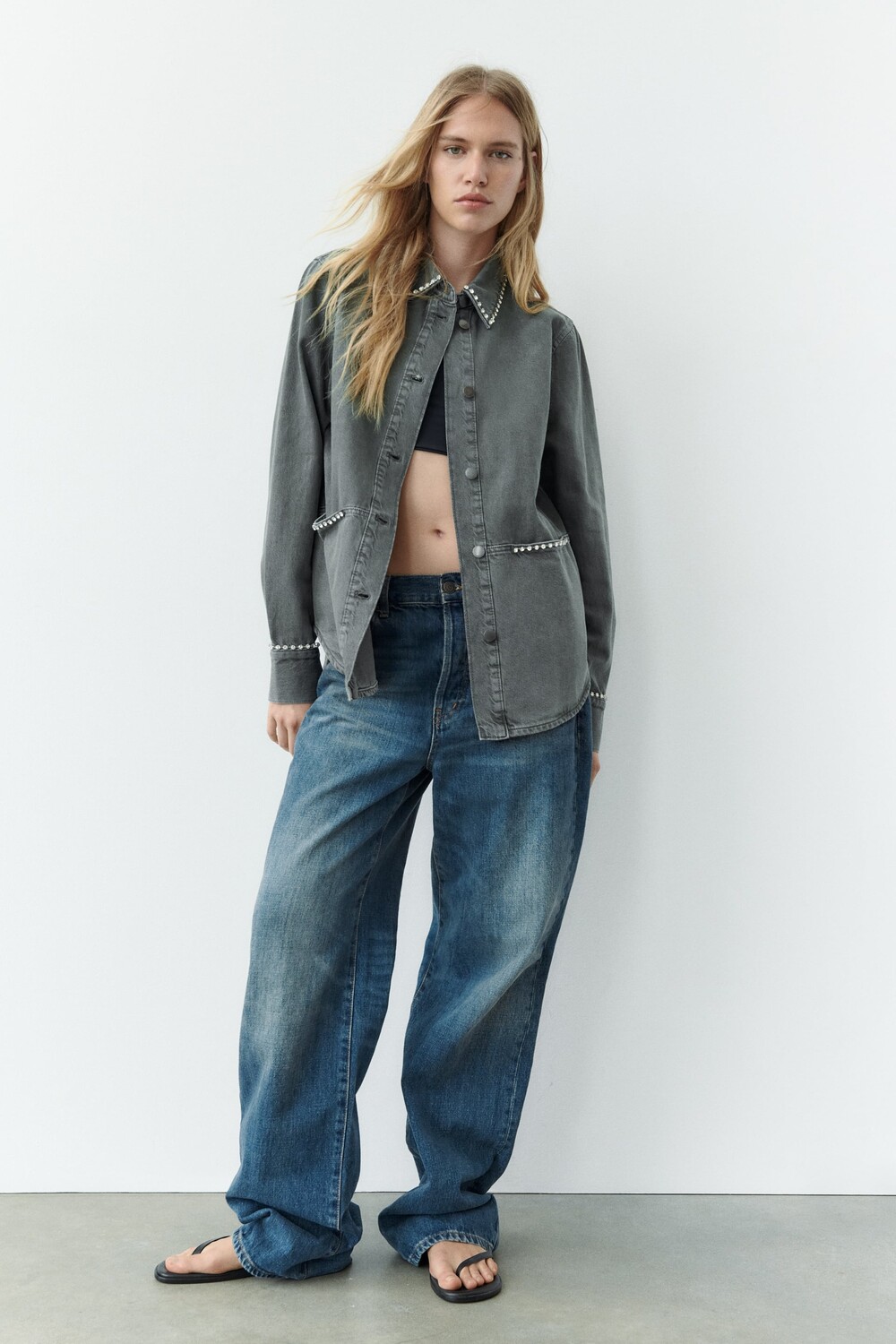 

Рубашка oversize с украшением украшениями Zara, серый
