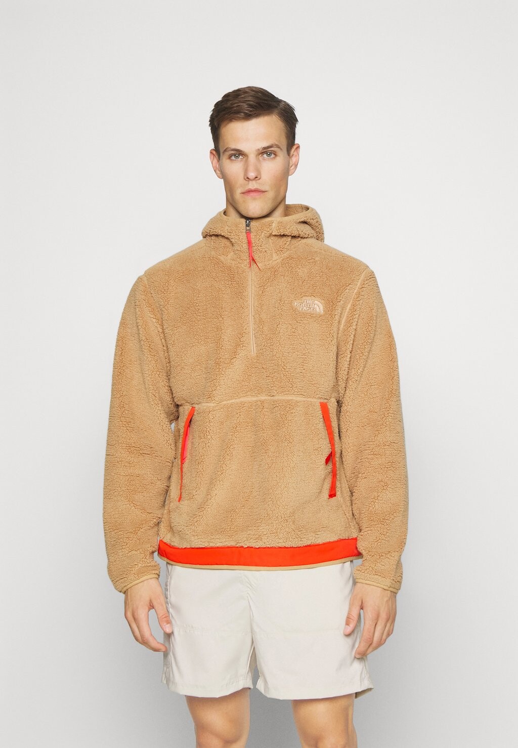 

Толстовка CAMPSHIRE HOODIE The North Face, миндальное масло/огненно-красный