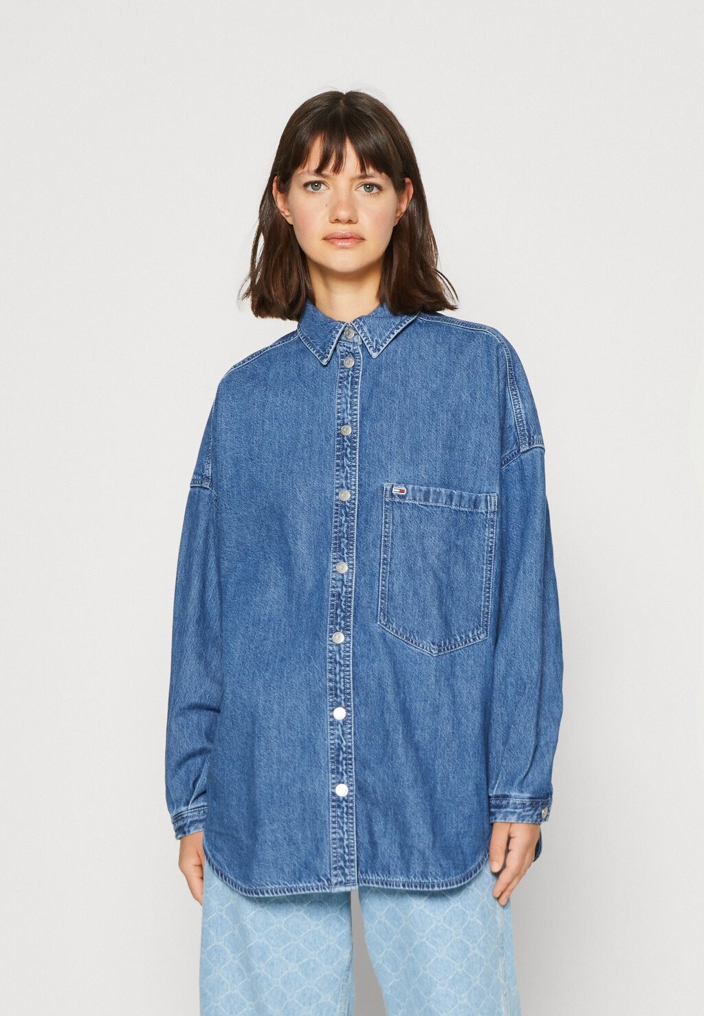 

Рубашка Tommy Jeans джинсовая, синий