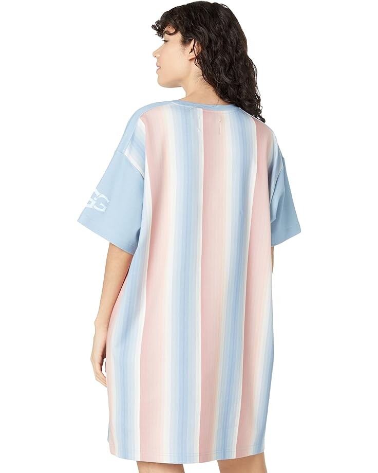 

Платье UGG Pride Logo T-Shirt Dress, цвет Pride Stripes