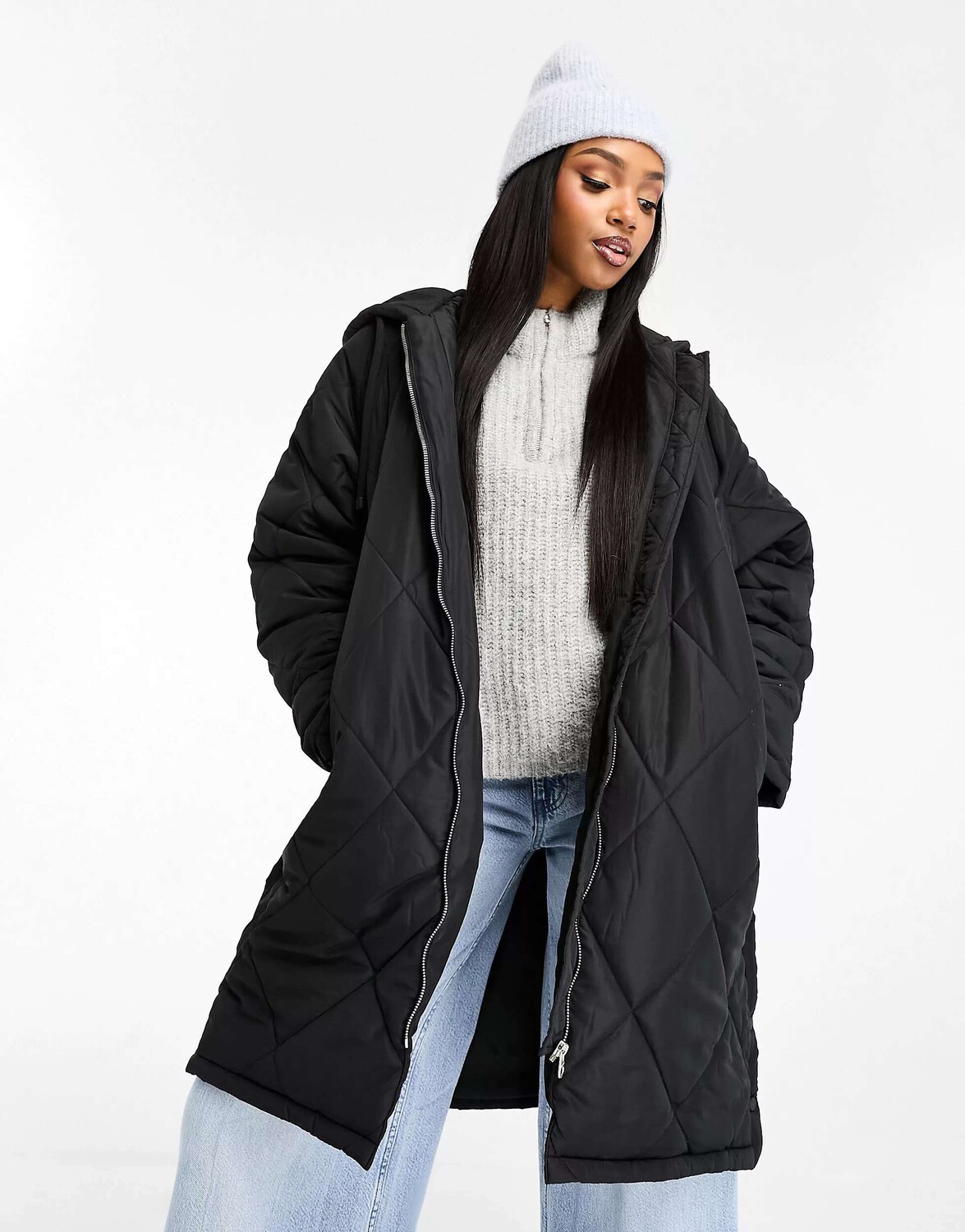 

Черное длинное стеганое пальто с капюшоном и капюшоном Pull&Bear
