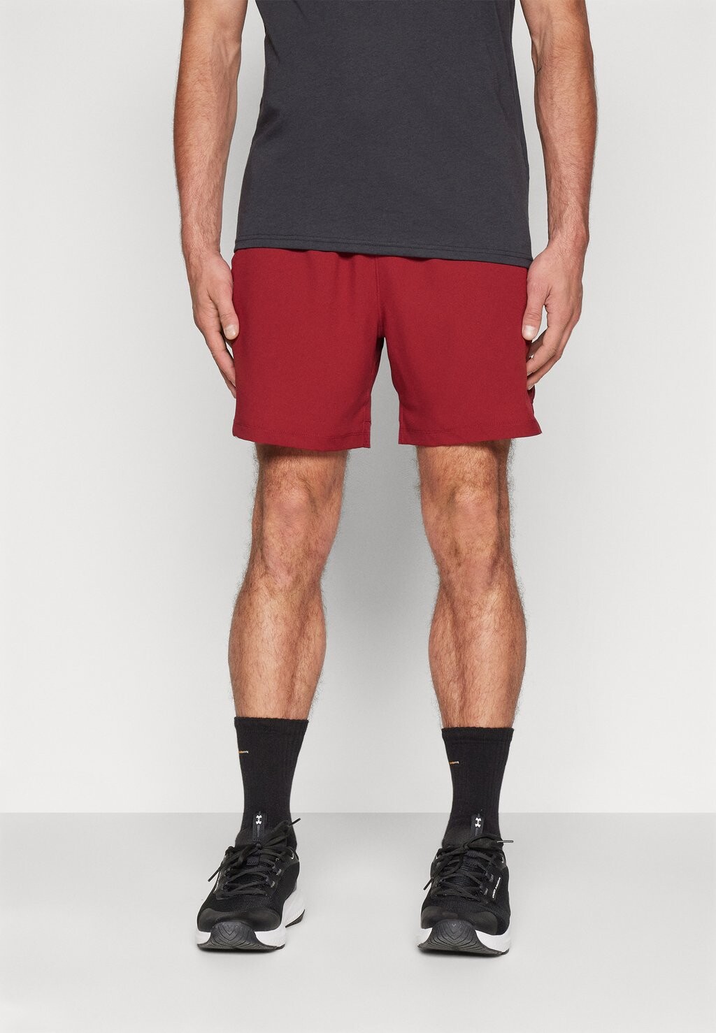 

Спортивные шорты VANISH Under Armour, цвет cardinal/power
