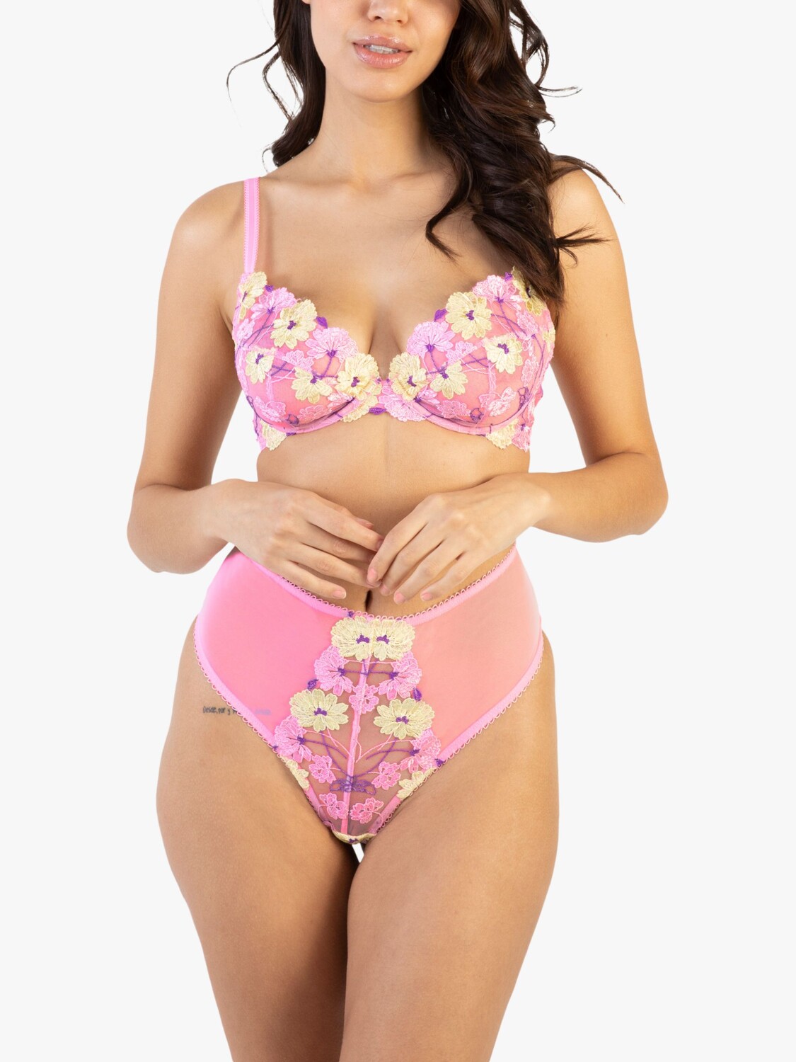 

Стринги Playful Promises Luna Pastel с высокой талией и вышивкой, розовый/мульти