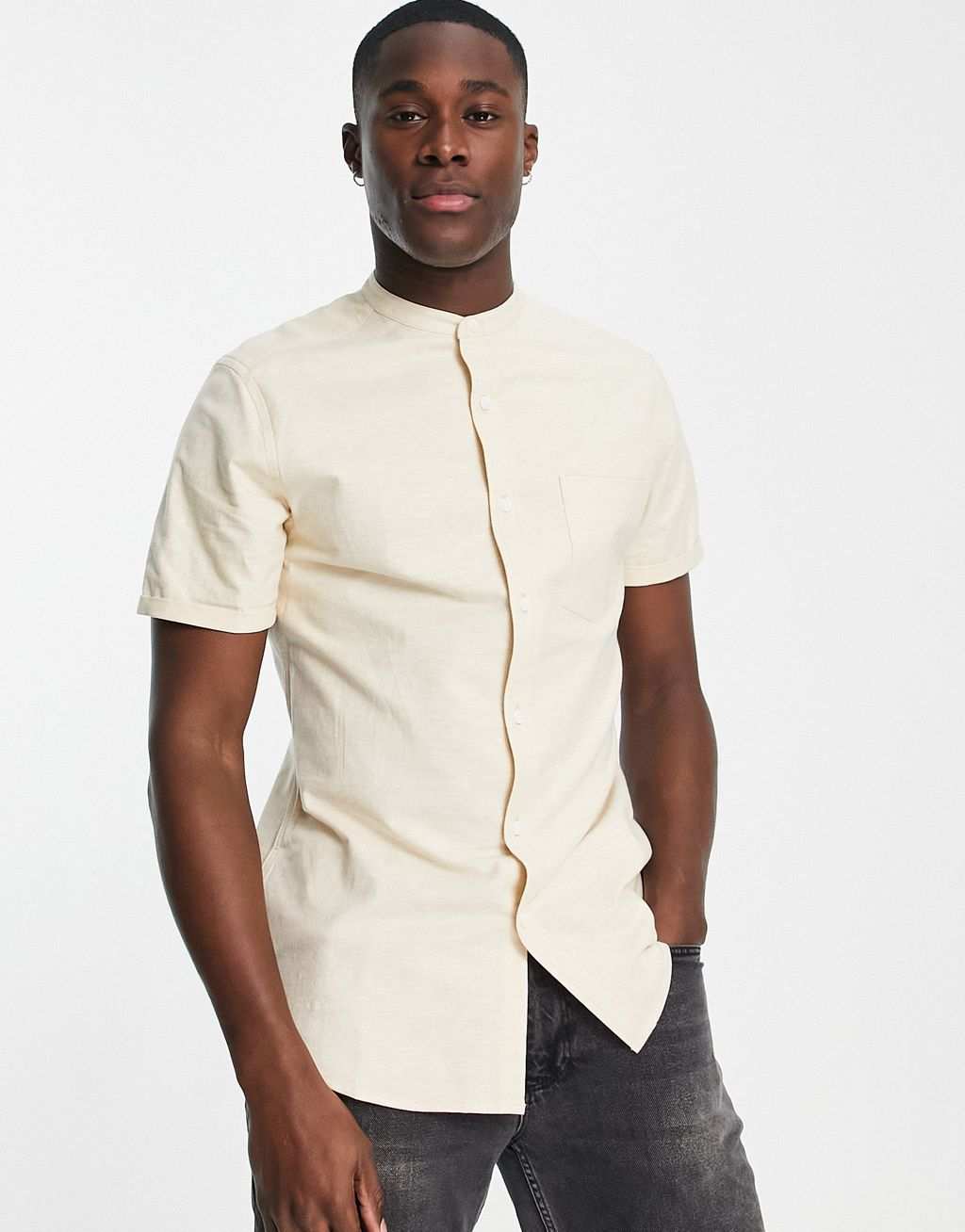 

Светло-бежевая узкая оксфордская рубашка с воротником-дедушкой ASOS DESIGN из пряжи светло-бежевого цвета