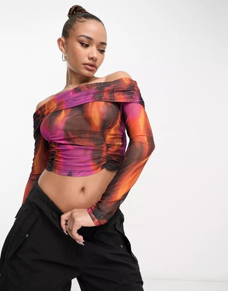 

Топ с открытыми плечами ASOS с графическим принтом в сетку