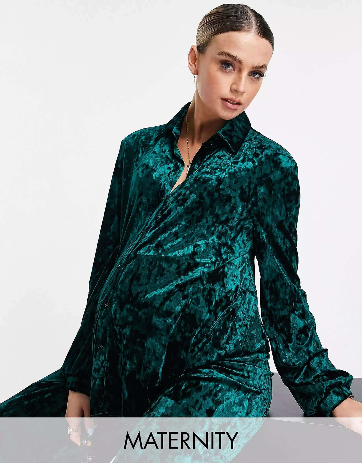 

Свободная рубашка изумрудного бархатного цвета с воланами London Maternity Flounce London