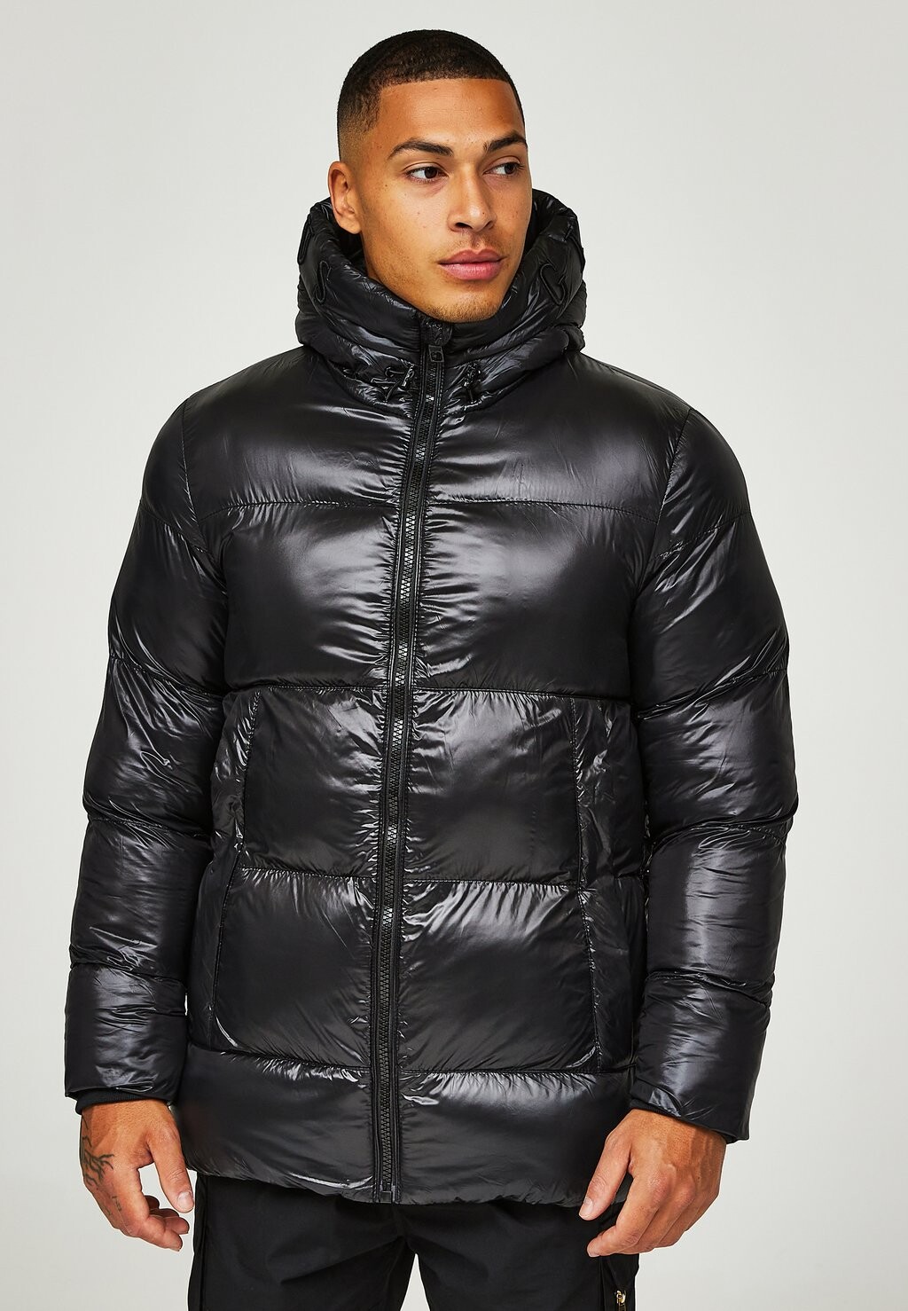 

Зимняя куртка Domar Short Puffer Jacket Glorious Gangsta, цвет jet black