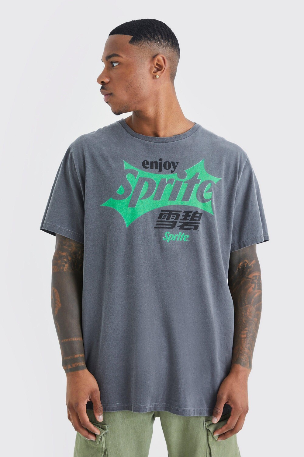 

Футболка oversize sprite overdye license Boohoo, угольный