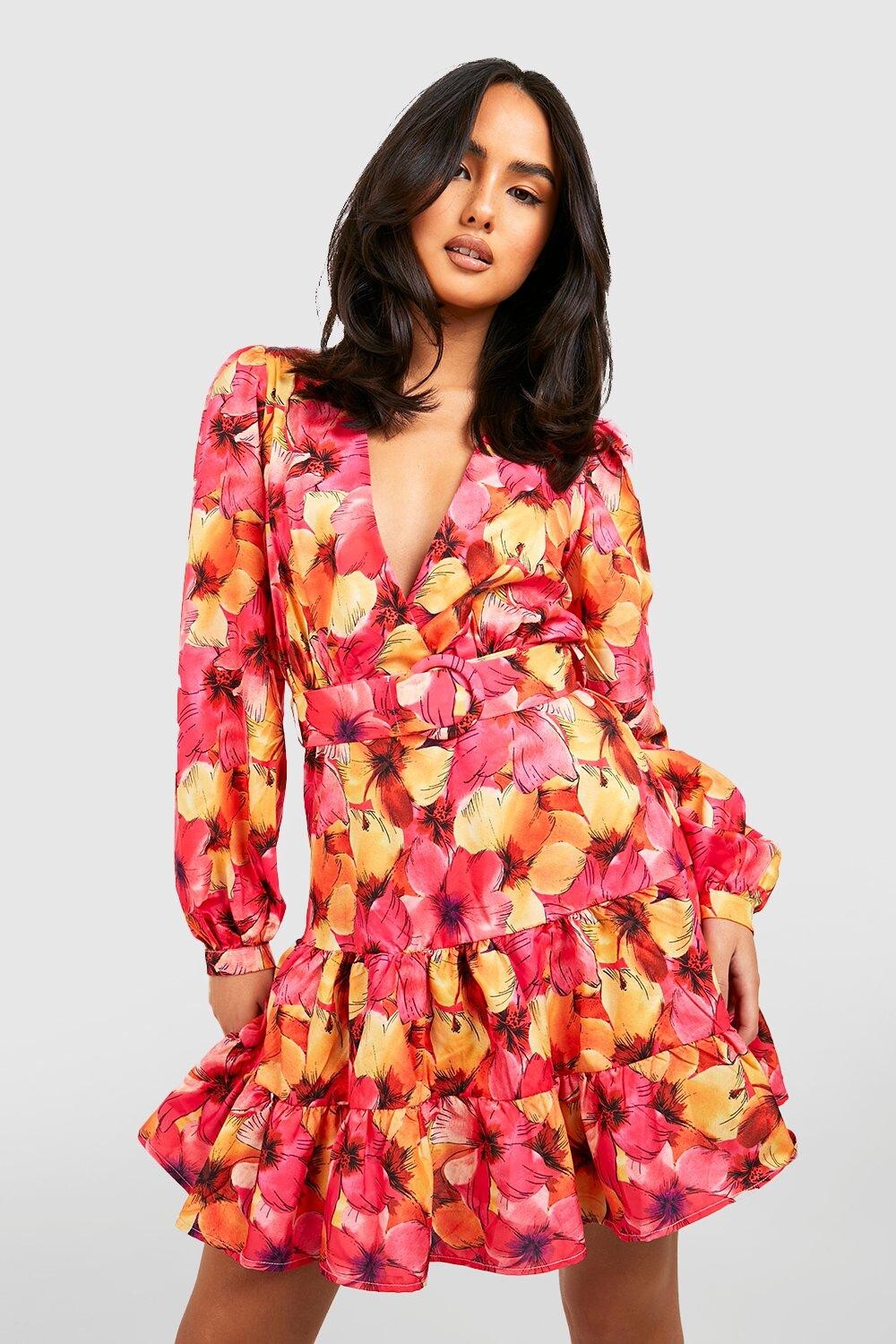 

Платье с цветочным подомом Boohoo, розовый