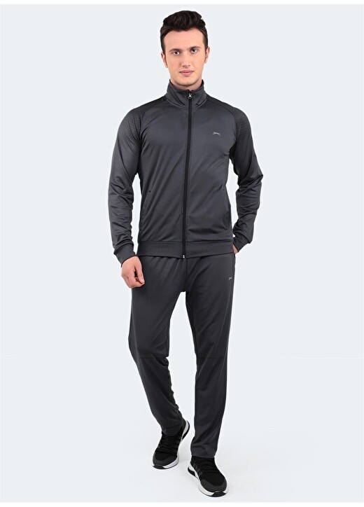 

Мужской спортивный костюм дымчатого цвета с рисунком Slazenger