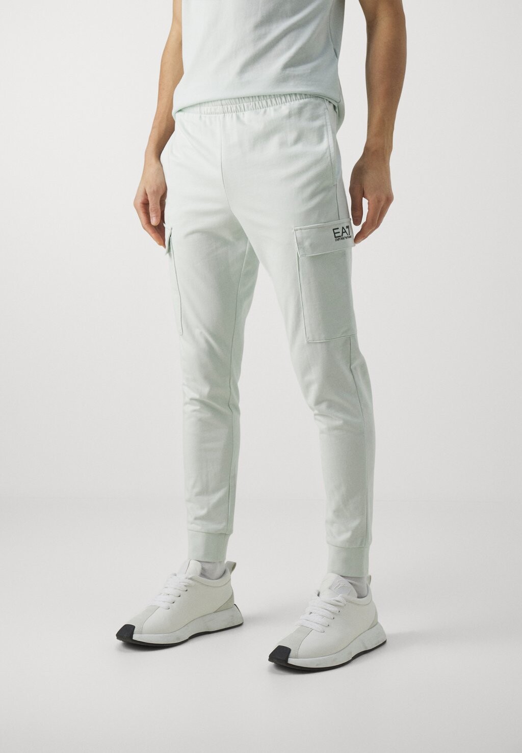 

Брюки-карго EA7 Emporio Armani, белый