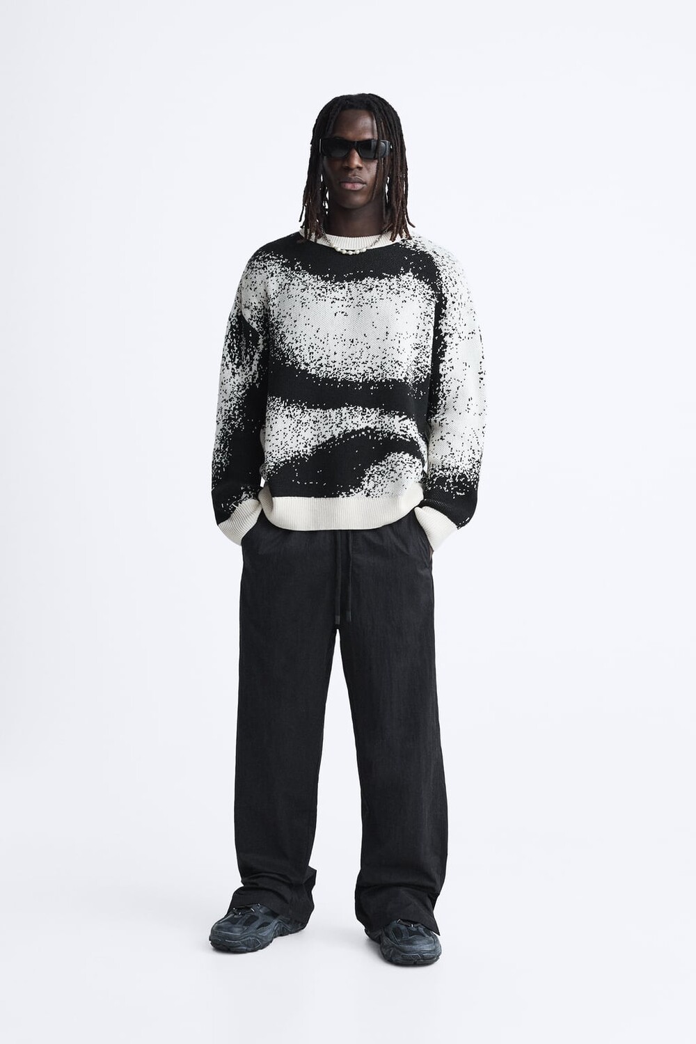 

Технические брюки с завышенной талией ZARA, черный