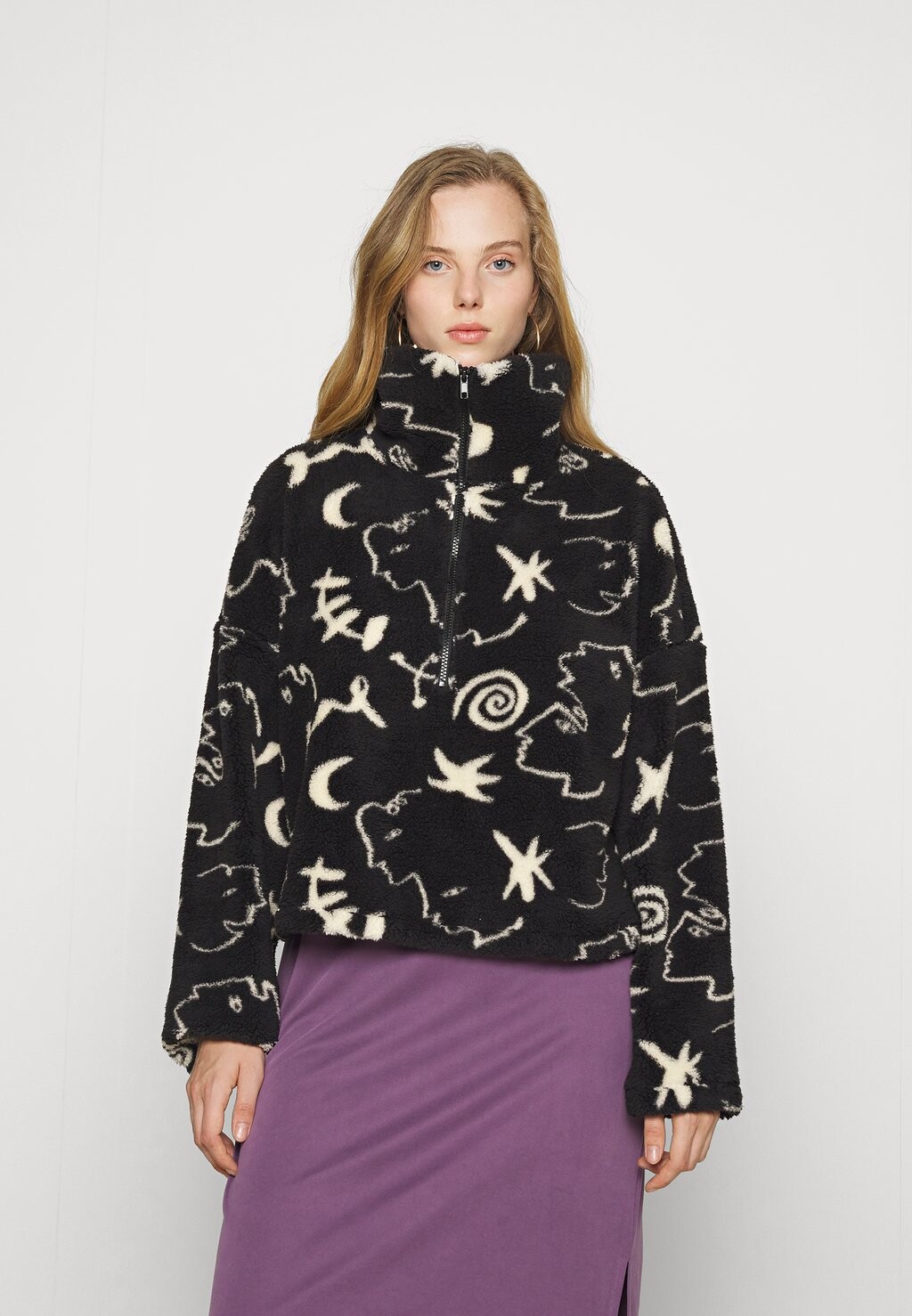 

Джемпер флисовый Monki, белый