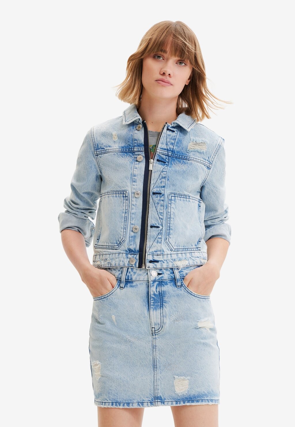 

Джинсовая куртка Desigual