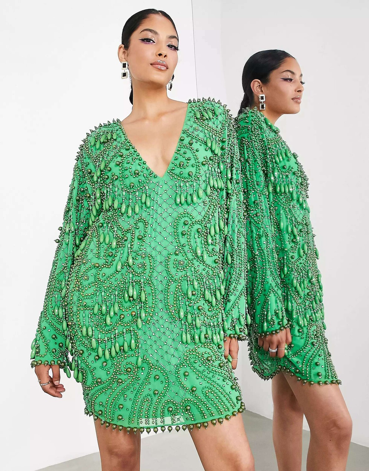 

Ярко-зеленое платье мини с v-образным вырезом и каплевидными бусинами ASOS, Зеленый