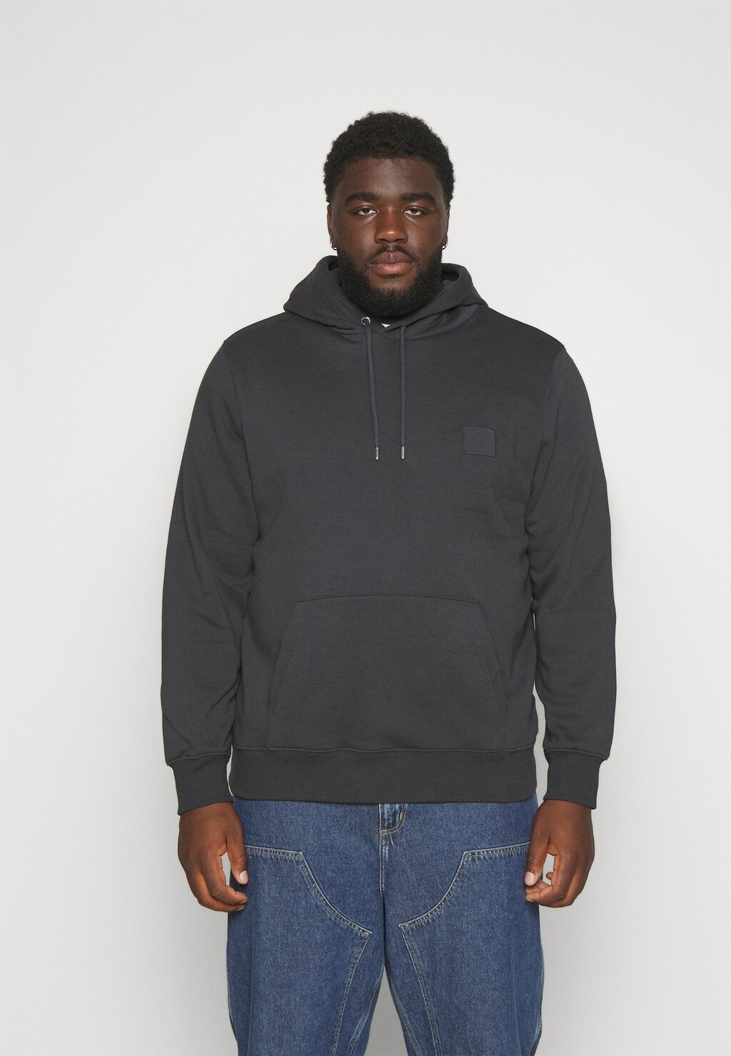 

Толстовка PLUS BADGE HOODIE GANT, тёмно-графитовый