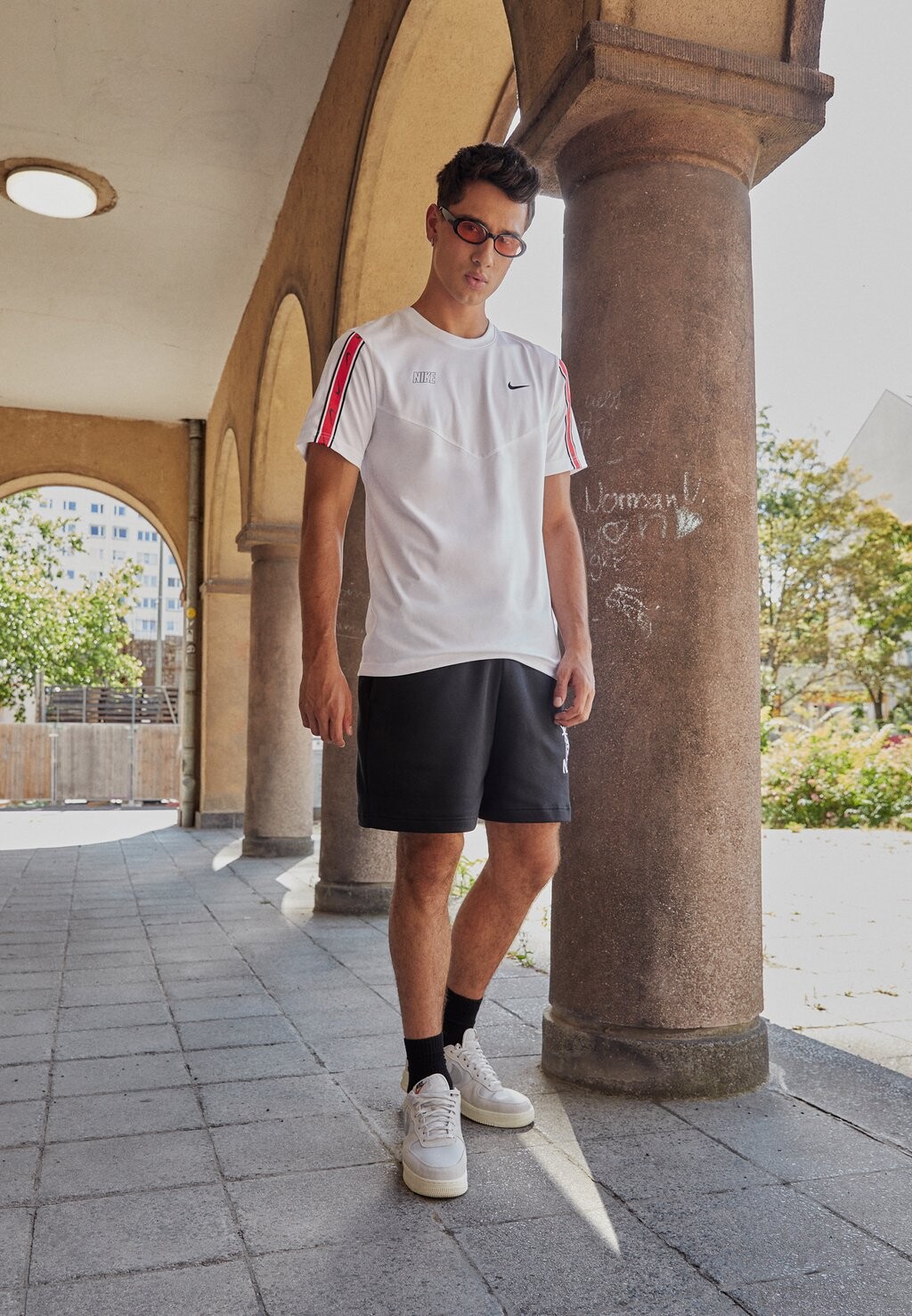 

Футболка с принтом REPEAT TEE Nike Sportswear, белый