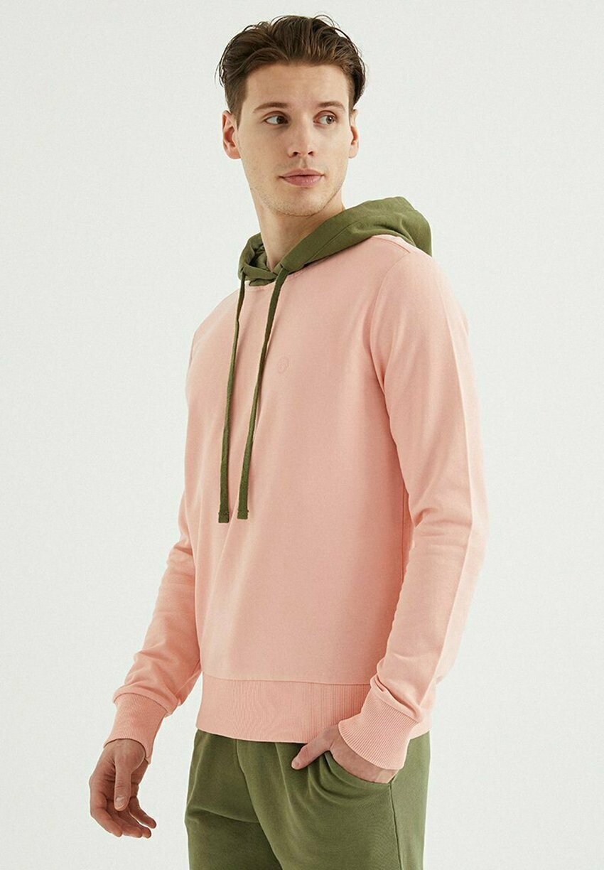 

Худи WESTMARK LONDON