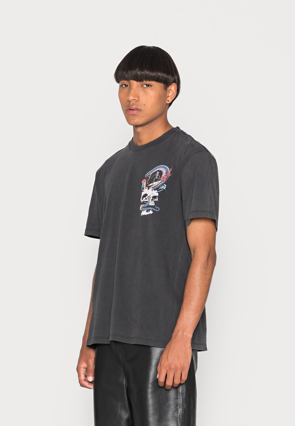 

Футболка с принтом AllSaints, черный