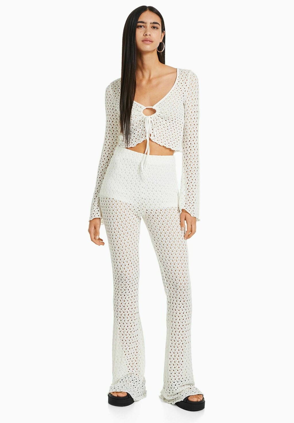 

Брюки Bershka, белый