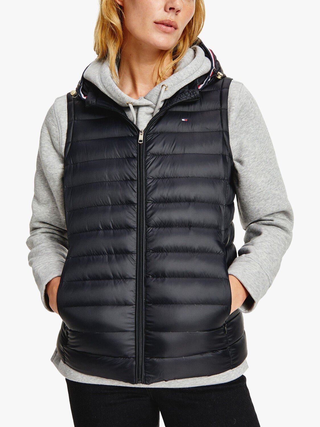 

Легкий пуховик с капюшоном Tommy Hilfiger, черный