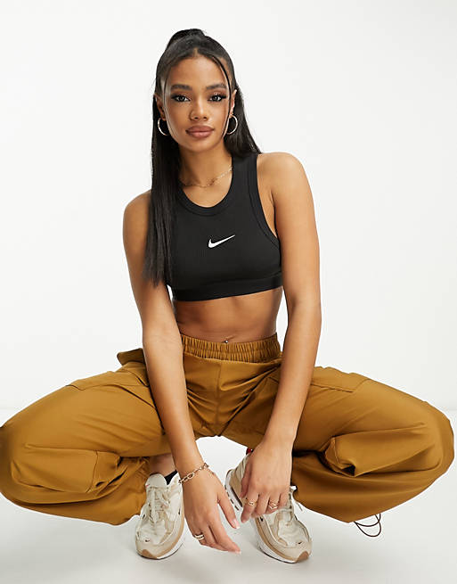цена Черная укороченная майка в рубчик Nike Trend
