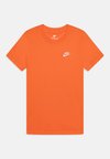 Базовая футболка Nike, оранжевый