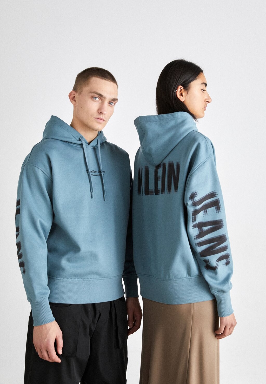 

Толстовка Calvin Klein Jeans ILLUSION LOGO HOODIE UNISEX, синий гоблин