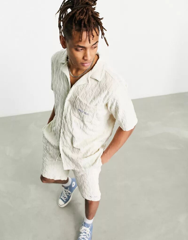 

Бежевая рубашка с воротником Nicce rue Co-ord Revere