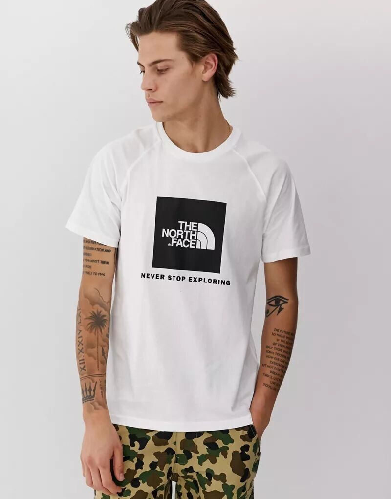 

Белая футболка реглан с квадратным логотипом The North Face