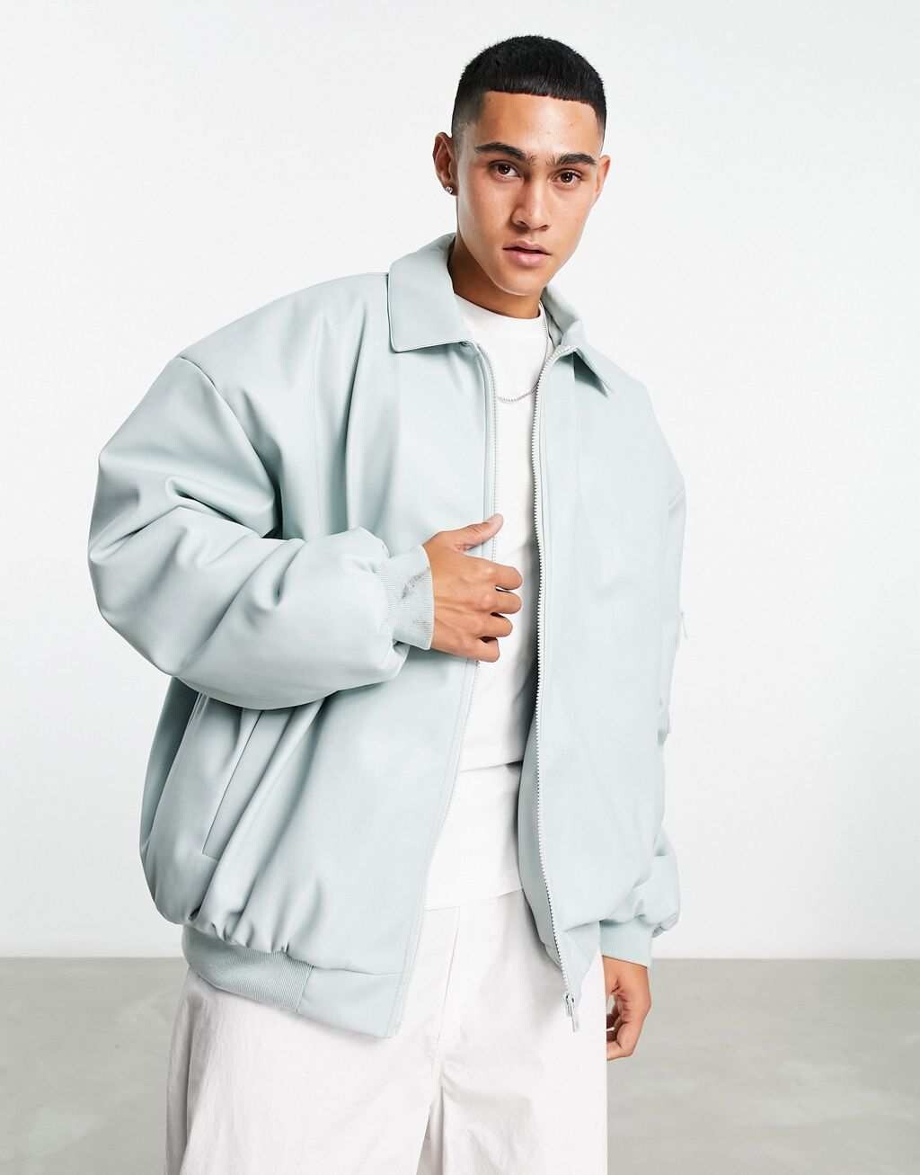 

Синяя объемная куртка-бомбер из искусственной кожи ASOS DESIGN, Синий