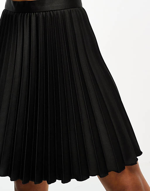 

Черная плиссированная мини-юбка Closet London Petite