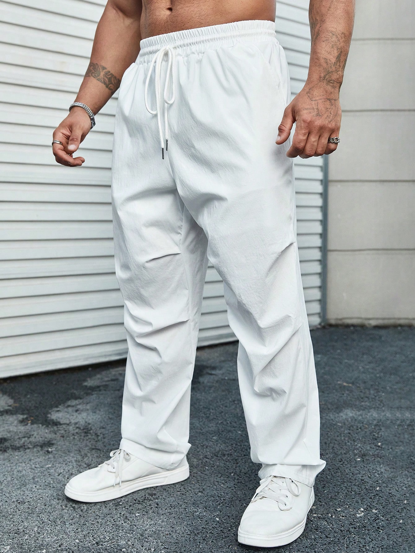 Мужские однотонные спортивные штаны Manfinity Hypemode больших размеров с завязками на талии, белый мужские спортивные штаны с завязками на талии и эластичными манжетами черный