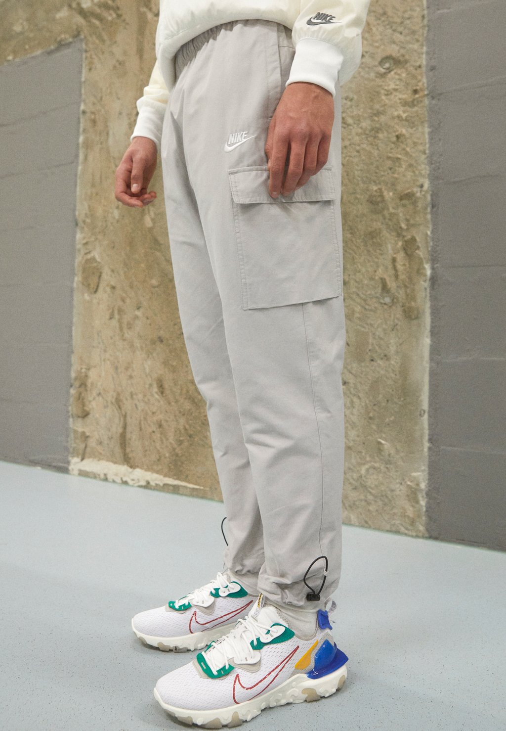 Брюки-карго REPEAT Nike Sportswear, цвет iron ore/white