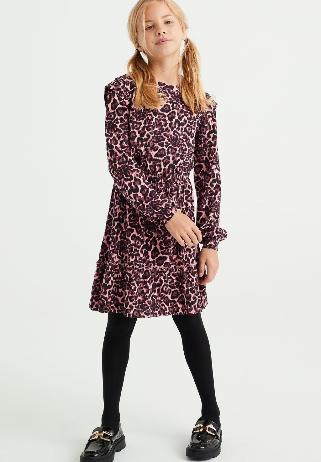 

Летнее платье WE Fashion, розовое