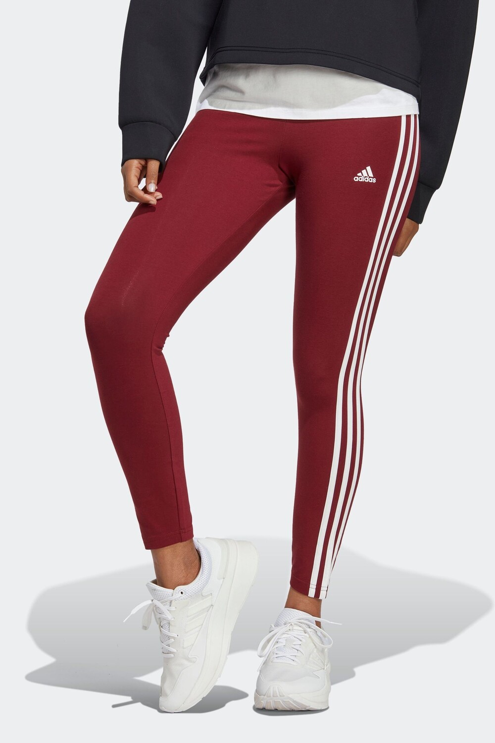 

Леггинсы Sportswear Essentials с высокой талией и тремя полосками adidas, красный