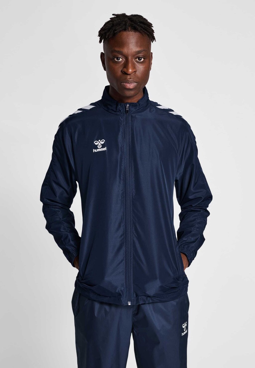 

Куртка спортивная Hummel