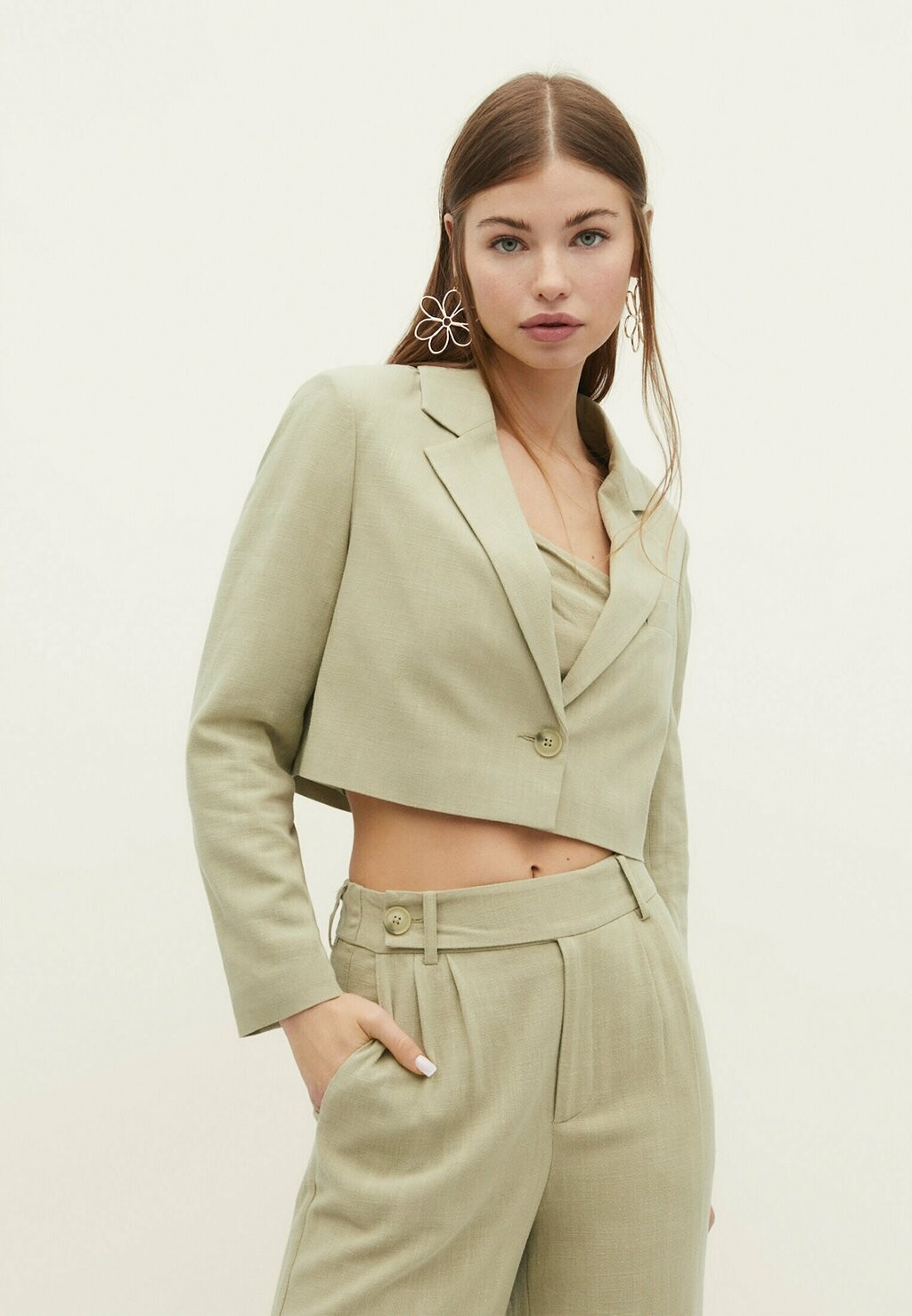 

Блейзер Stradivarius, зеленый