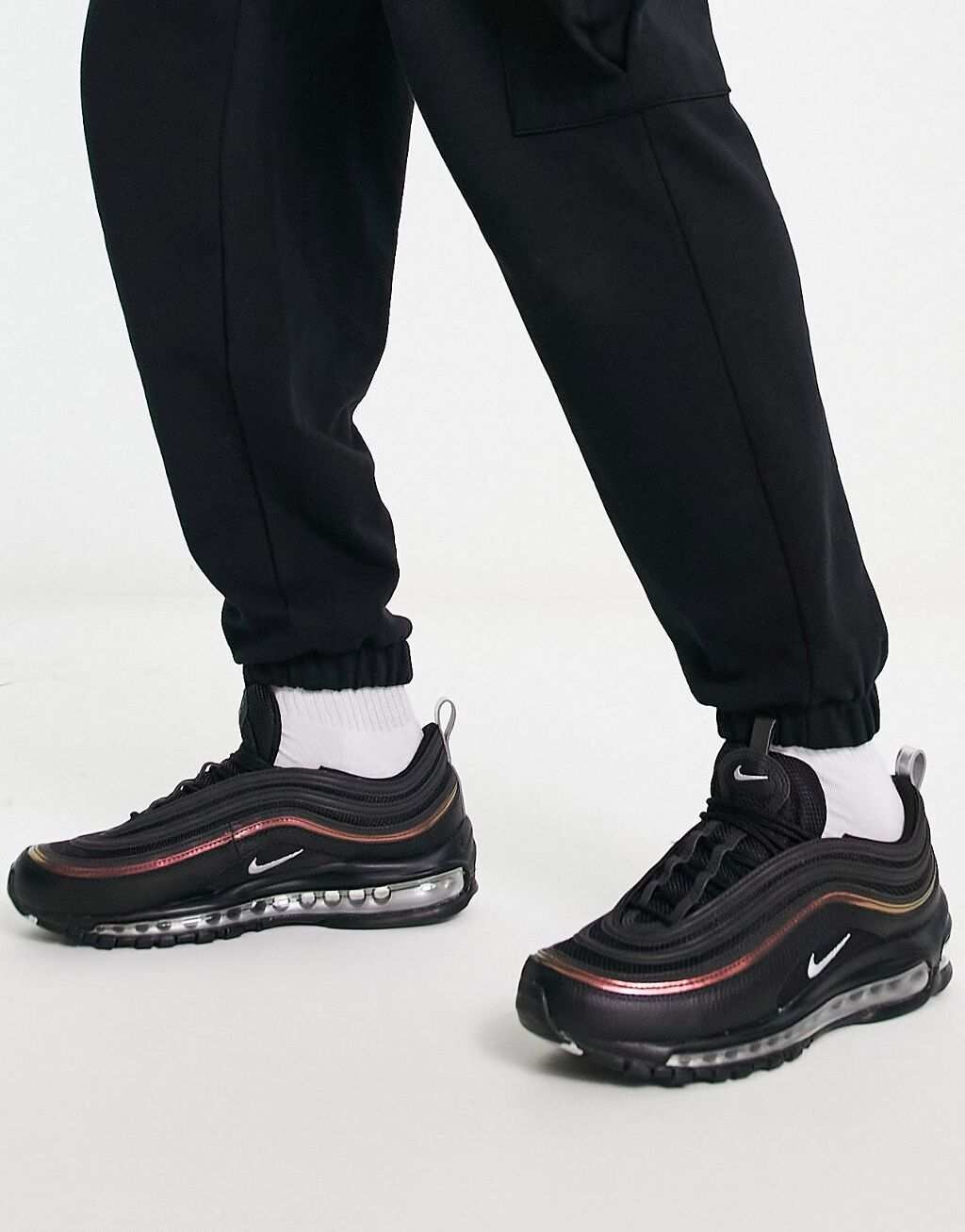 

Черно-красные кроссовки Nike Air Max 97