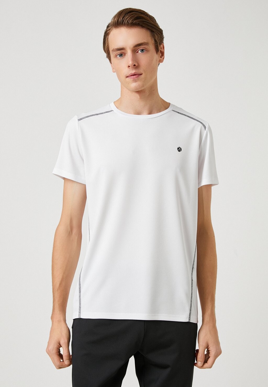 

Базовая футболка STRIP PRINTED DETAILED CREW NECK Koton, цвет white