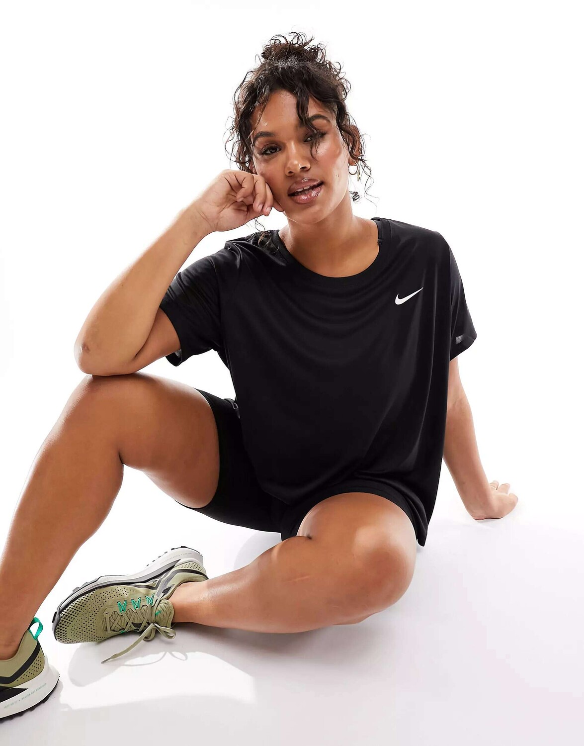 

Черная футболка Nike Plus Dri-Fit, Черный