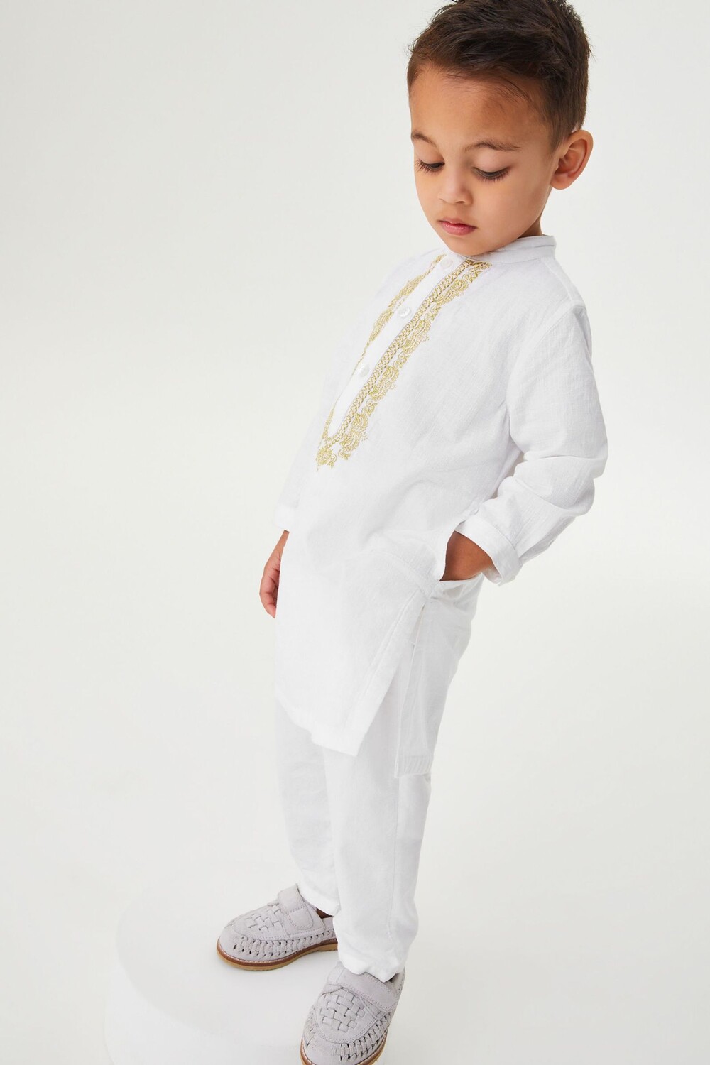 

Легкие брюки Kurta Next, белый