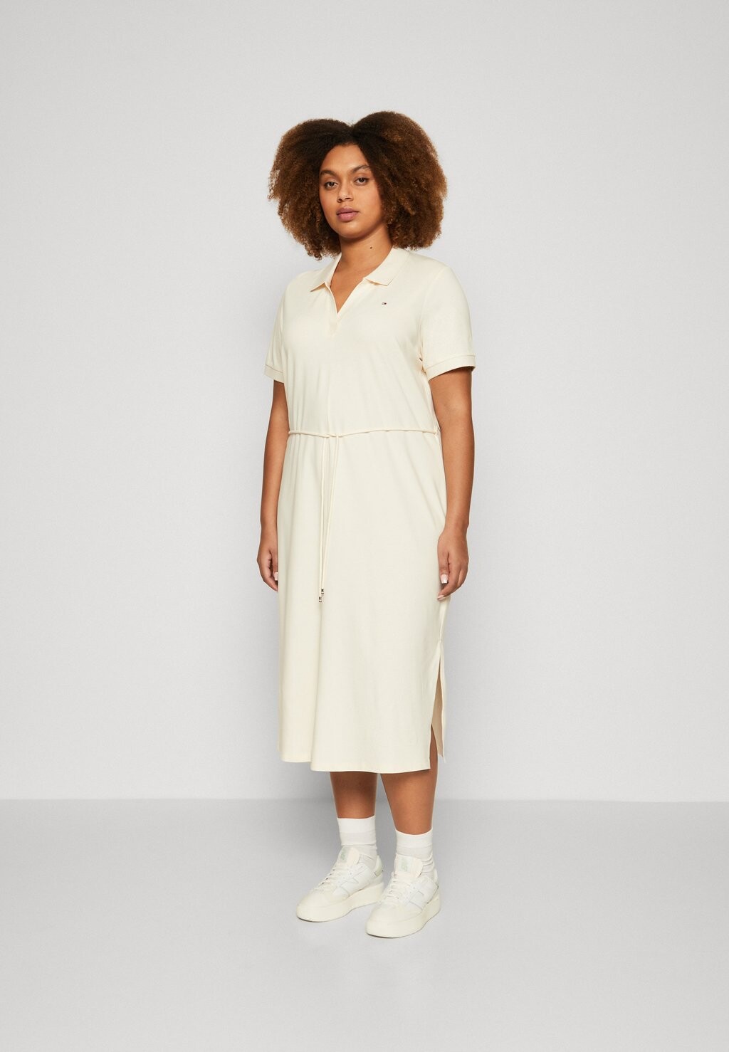 

Летнее платье Tommy Hilfiger Curve, молочный