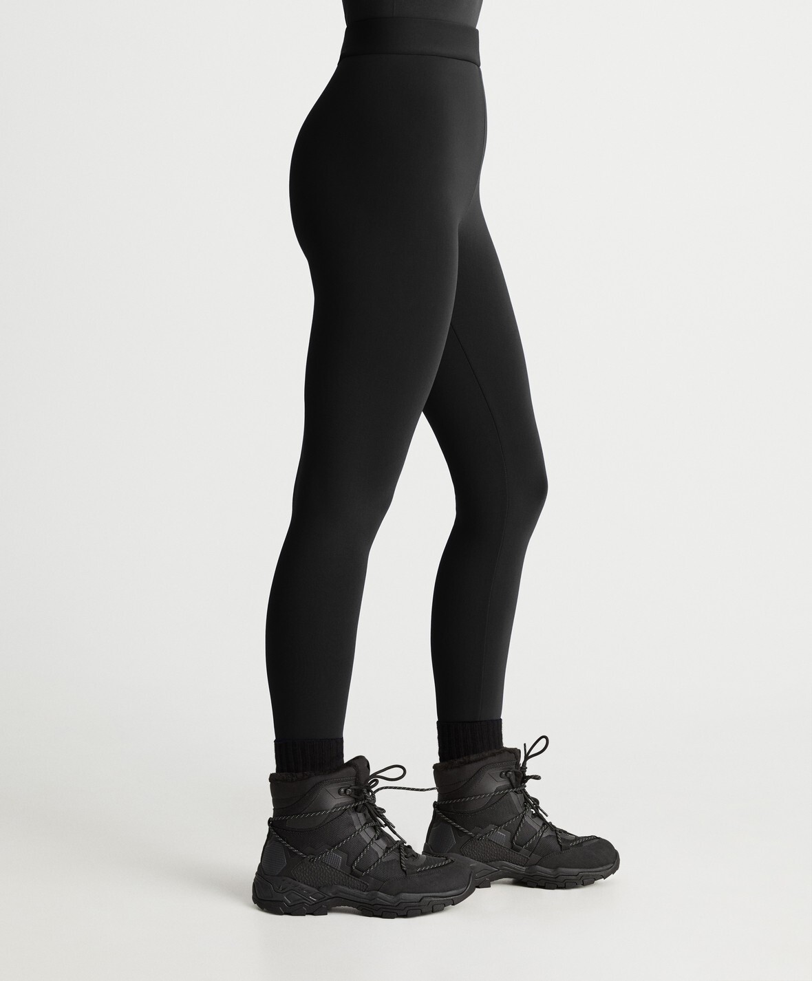 

Легинсы Oysho Super Extra Warm Seamless Ankle-length, черный