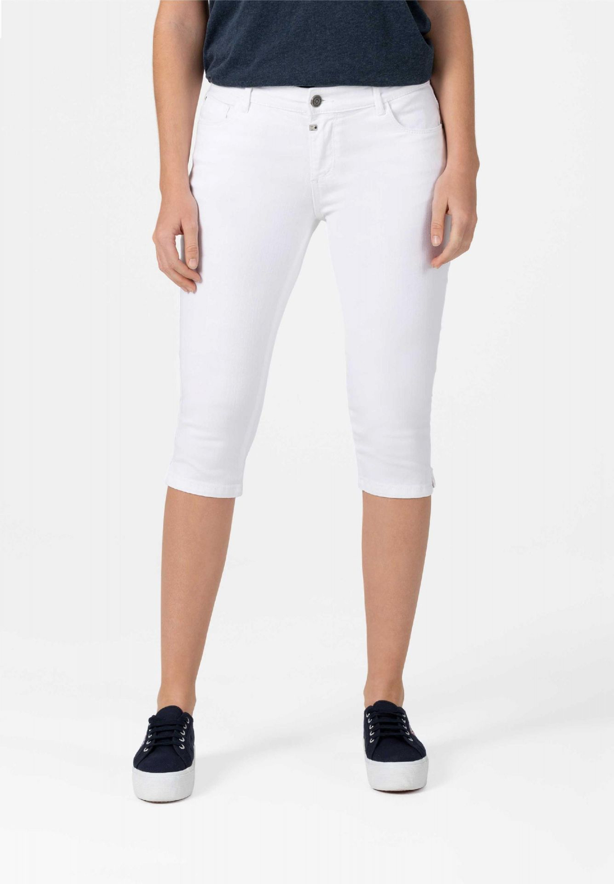 цена Шорты Timezone Capri Denim Jeans Kurze Bermuda Tight AleenaTZ 3/4, белый