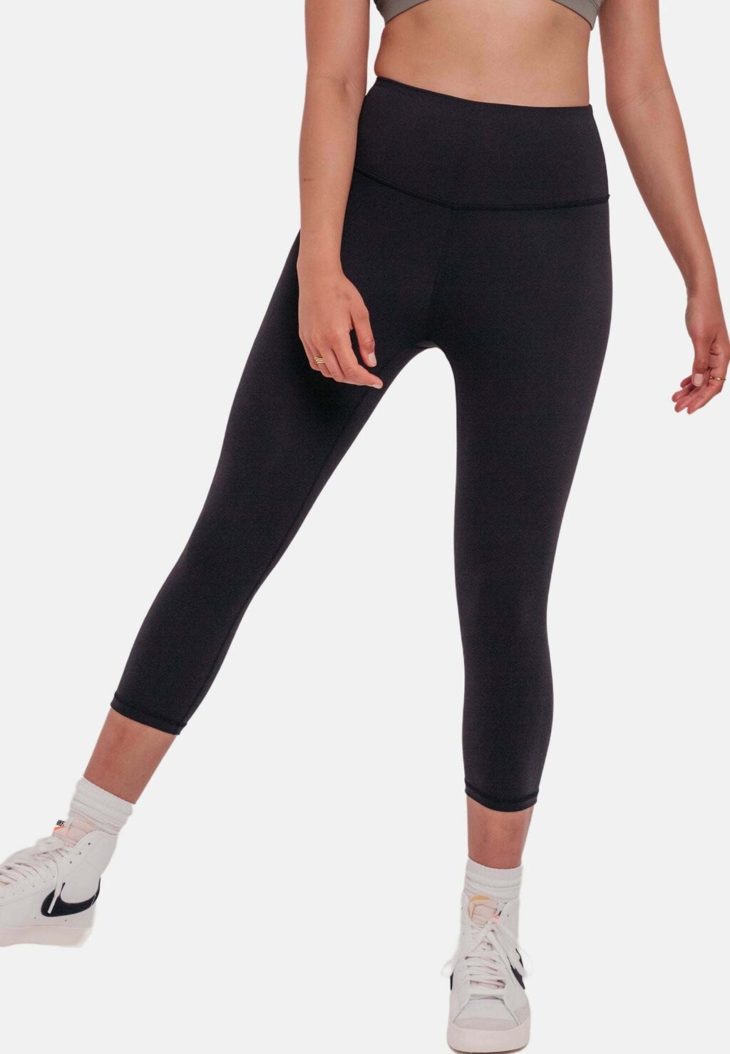 

Тайтсы Araa Active, черный