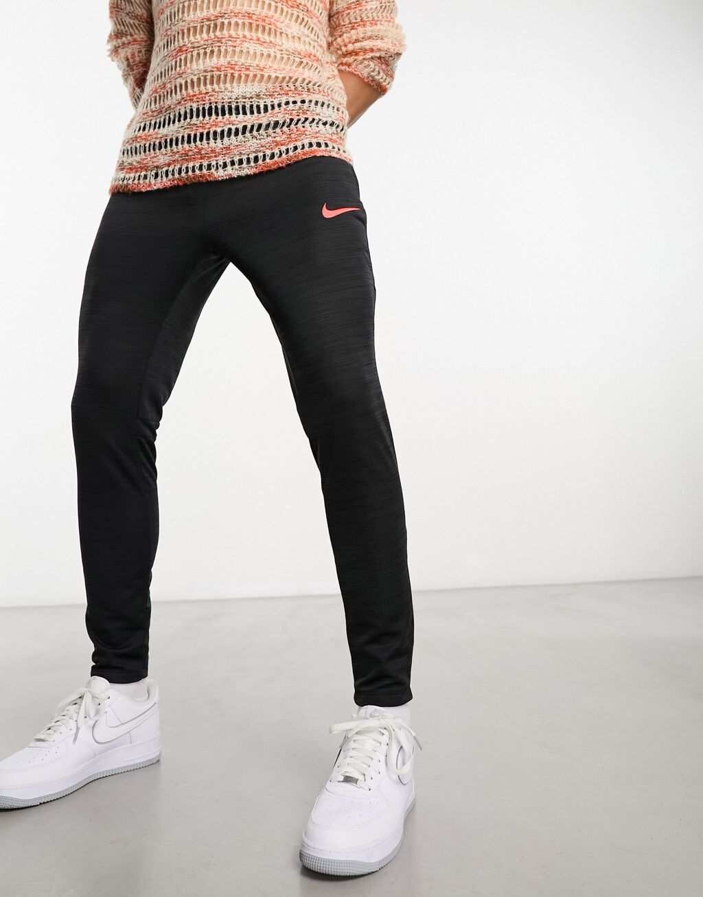 

Черные джоггеры Nike Football Academy Dri-Fit