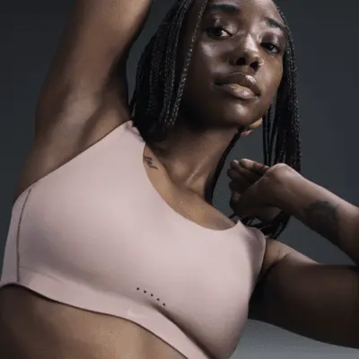 

Спортивный бюстгальтер Nike Alate Coverage, цвет Desert Dust/Desert Dust/White
